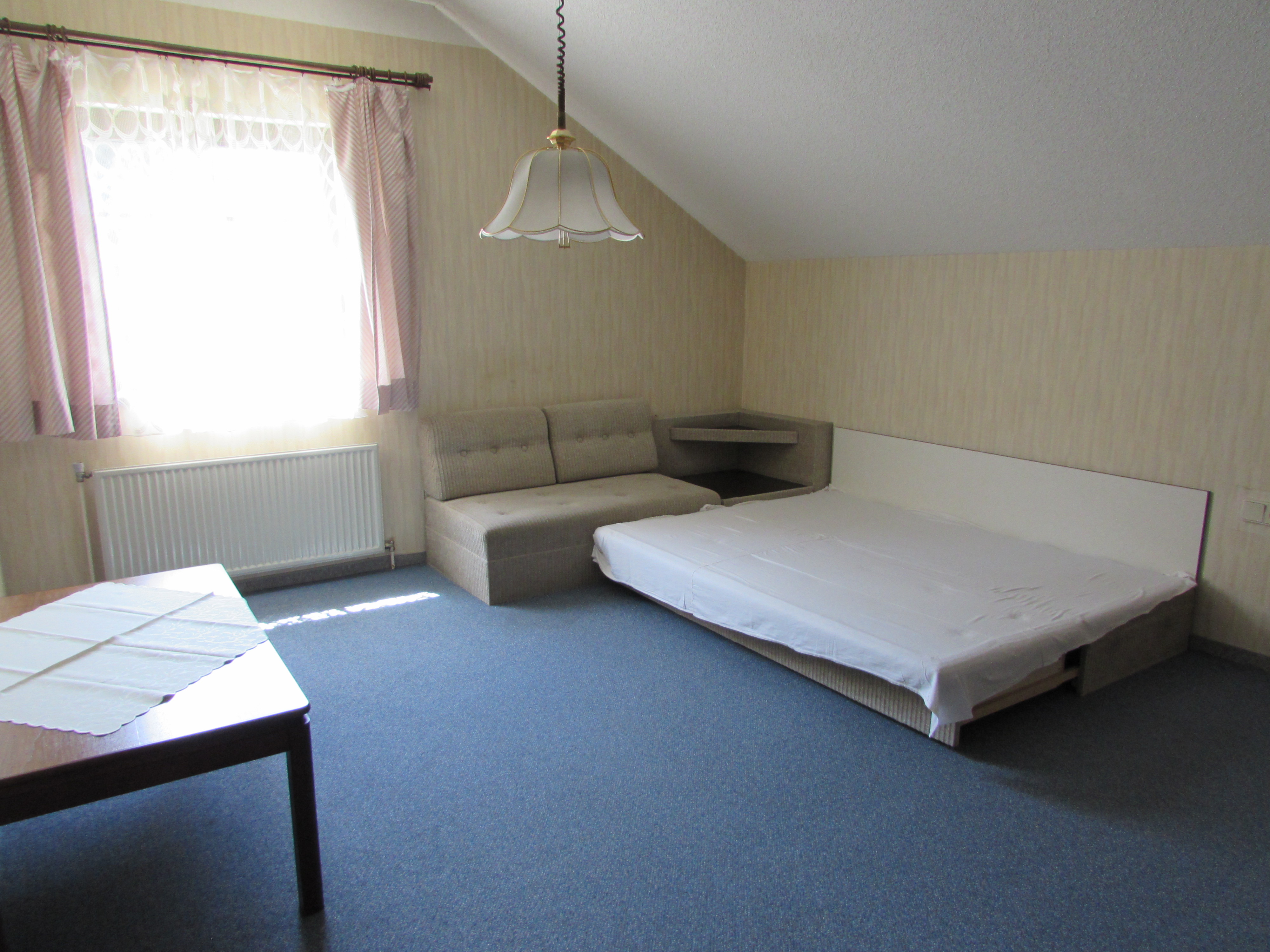 Monteurzimmer: Appartement mit ausziehbarer Couch - Pension - Gästehaus Barbara