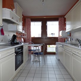 Monteurzimmer: Küche - Schönes, modernes, möbliertes Zimmer in 3er WG 