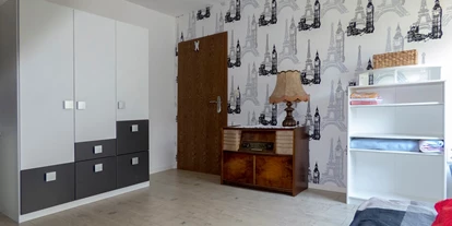 Monteurwohnung - PLZ 36043 (Deutschland) - Eingangsbereich Zimmer - Schönes, modernes, möbliertes Zimmer in 3er WG