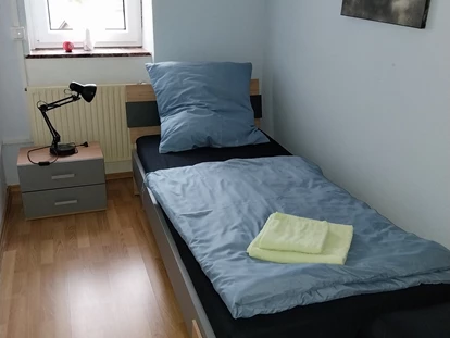 Monteurwohnung - Bettwäsche: Bettwäsche gegen Gebühr - Deutschland - Schlafzimmer - Monteurwohnung Andy