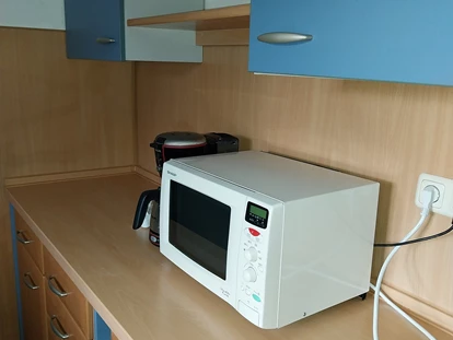 Monteurwohnung - Bettwäsche: Bettwäsche gegen Gebühr - Deutschland - Mikrowelle und Kaffeemaschine - Monteurwohnung Andy