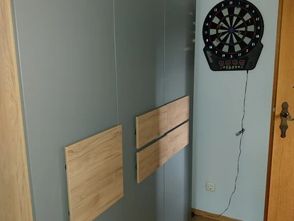 Monteurwohnung - Bettwäsche: Bettwäsche gegen Gebühr - Deutschland - Kleiderschrank - Monteurwohnung Andy