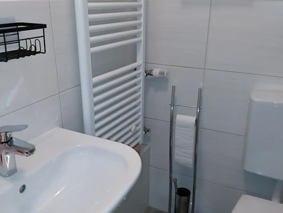 Monteurwohnung - Bettwäsche: Bettwäsche gegen Gebühr - Deutschland - Bad - Monteurwohnung Andy