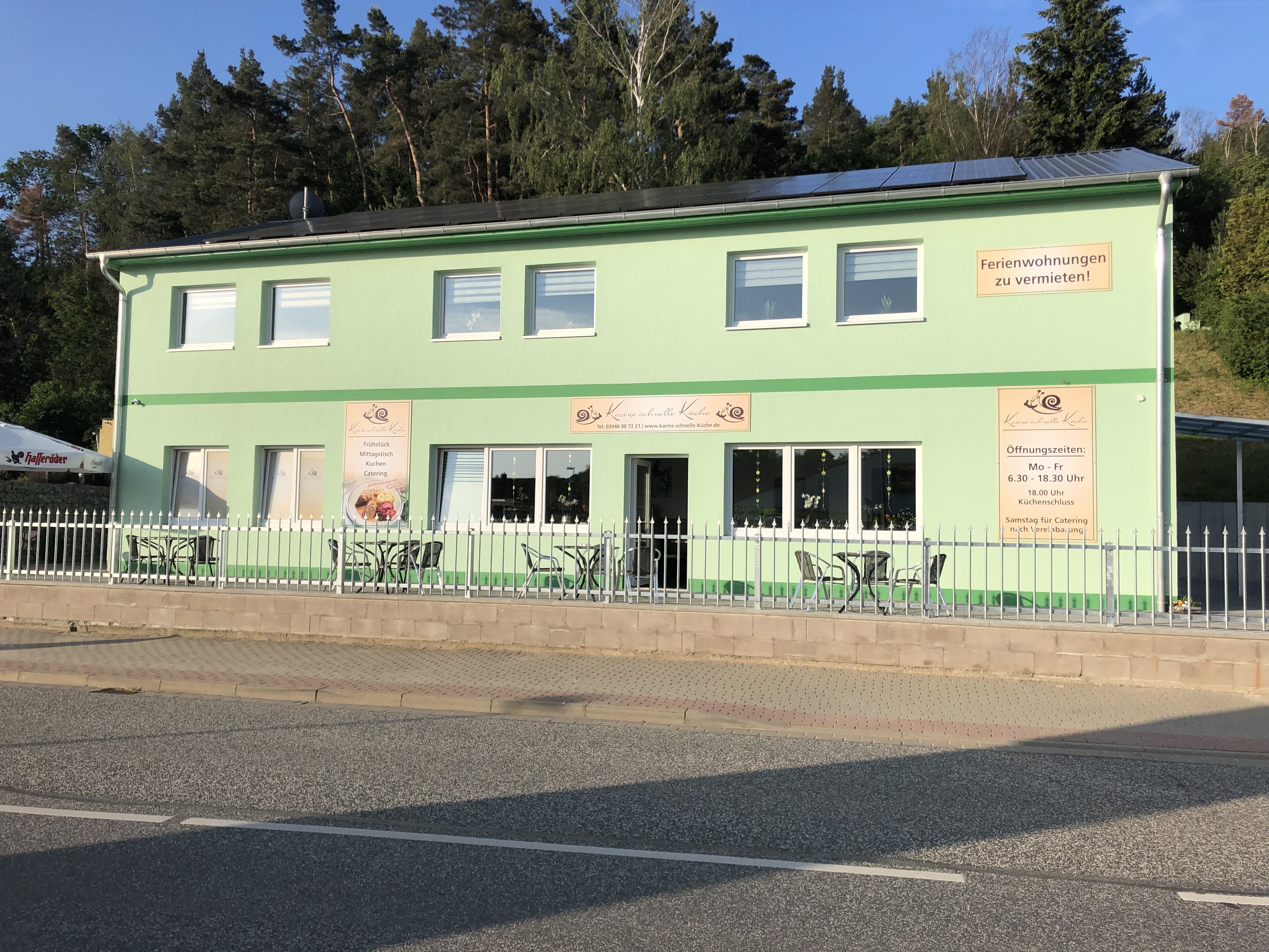 Monteurwohnung - Kühlschrank - Sachsen-Anhalt - Doppelzimmer mit Küchenzeile und Bad