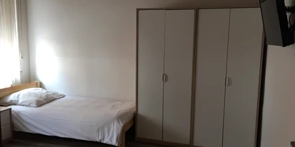 Monteurwohnung - Badezimmer: Gemeinschaftsbad - Wiesbaden - home for you