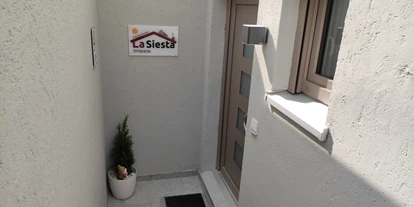Monteurwohnung - PLZ 75433 (Deutschland) - Gästezimmer La Siesta - privater Eingang direkt zur Straße - Gästezimmer La Siesta