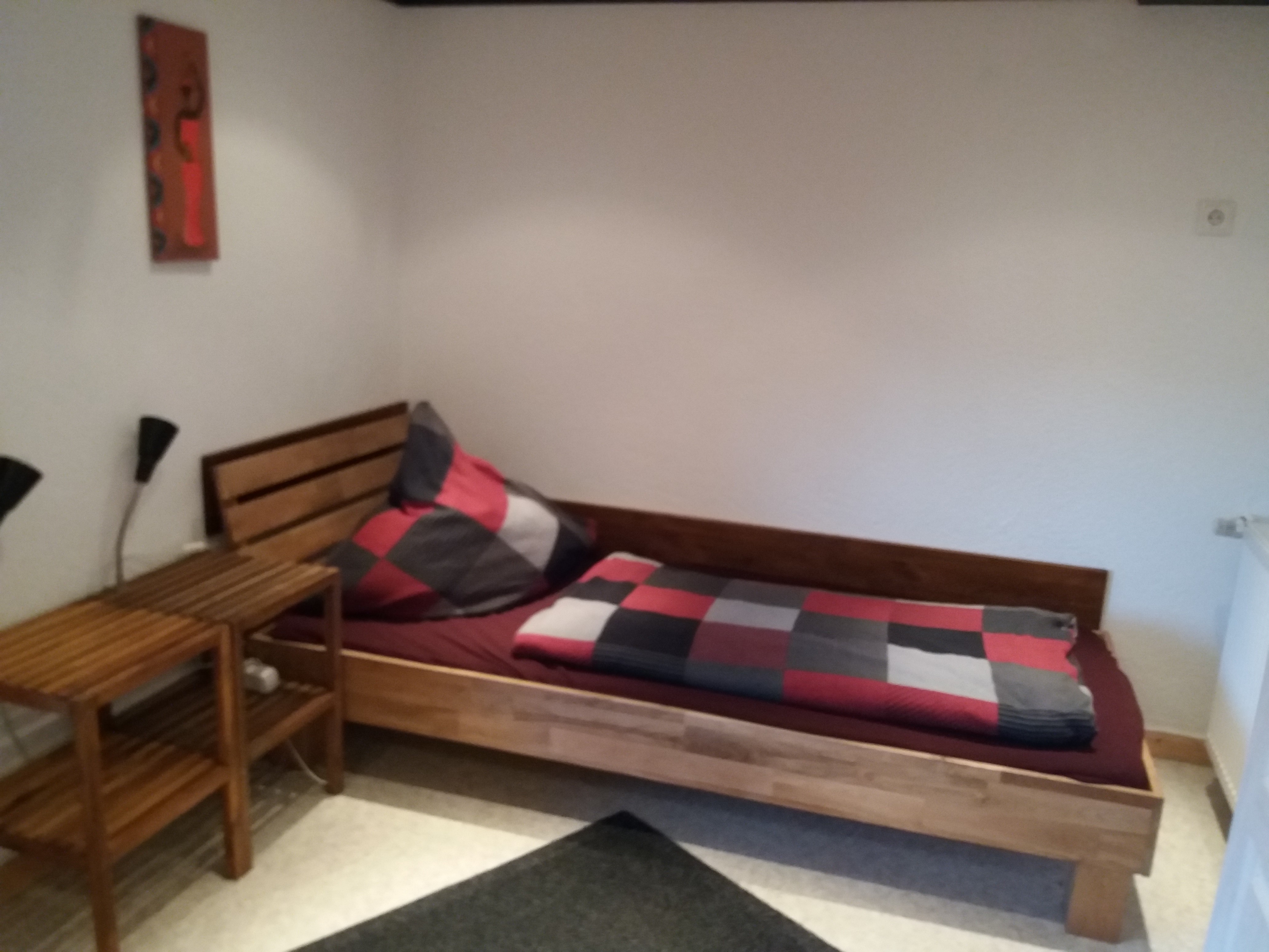Monteurzimmer: Schlafzimmer 2 rechts - Wohnung Asterix - bis 4 Pers. Einzelbetten