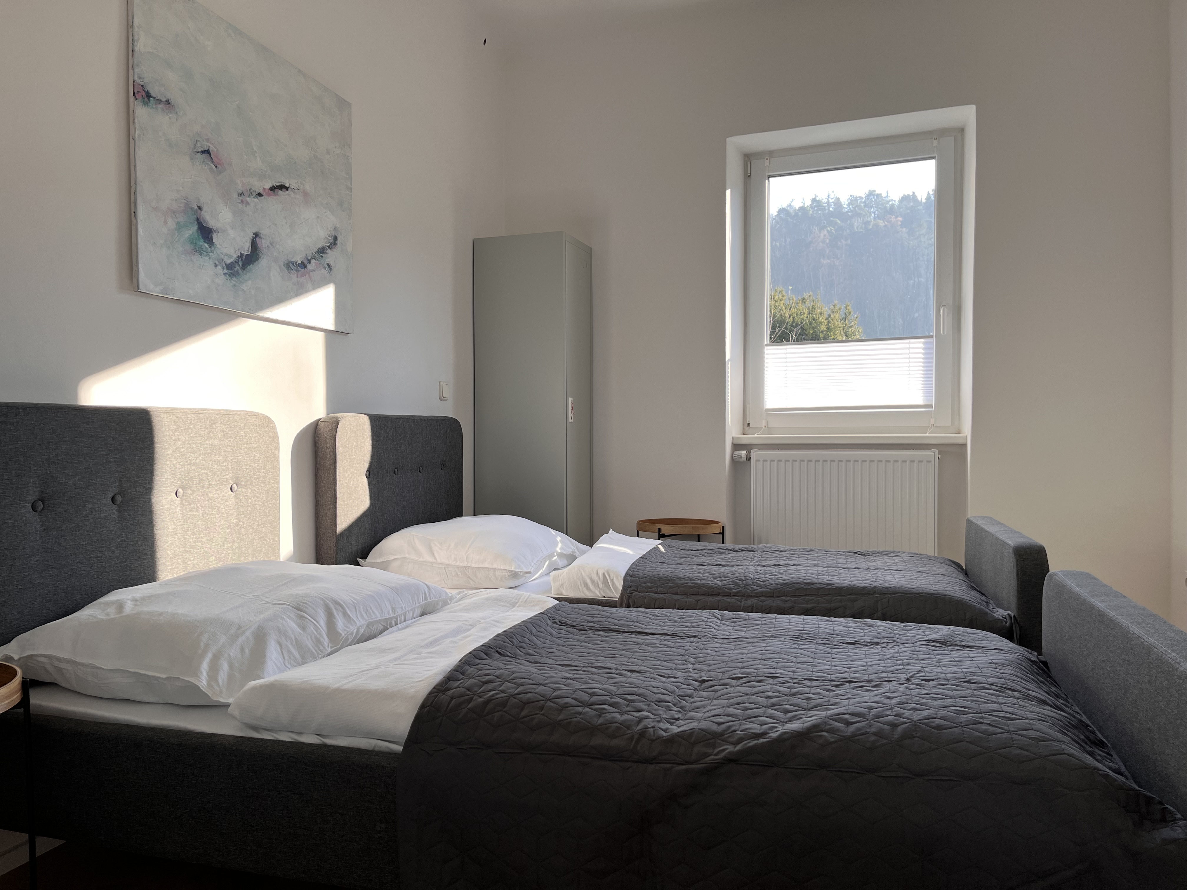 Monteurwohnung - Weidling (Klosterneuburg) - Das 2-Bett-Zimmer.  - Komfortables Apartment: 2 Einzel-, 1 Doppelzimmer