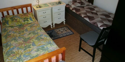 Monteurwohnung - TV - Brandenburg - 2 Einzelbetten im Schlafbereich unten - Monteur-, Ferienwohnung Uckermark privat