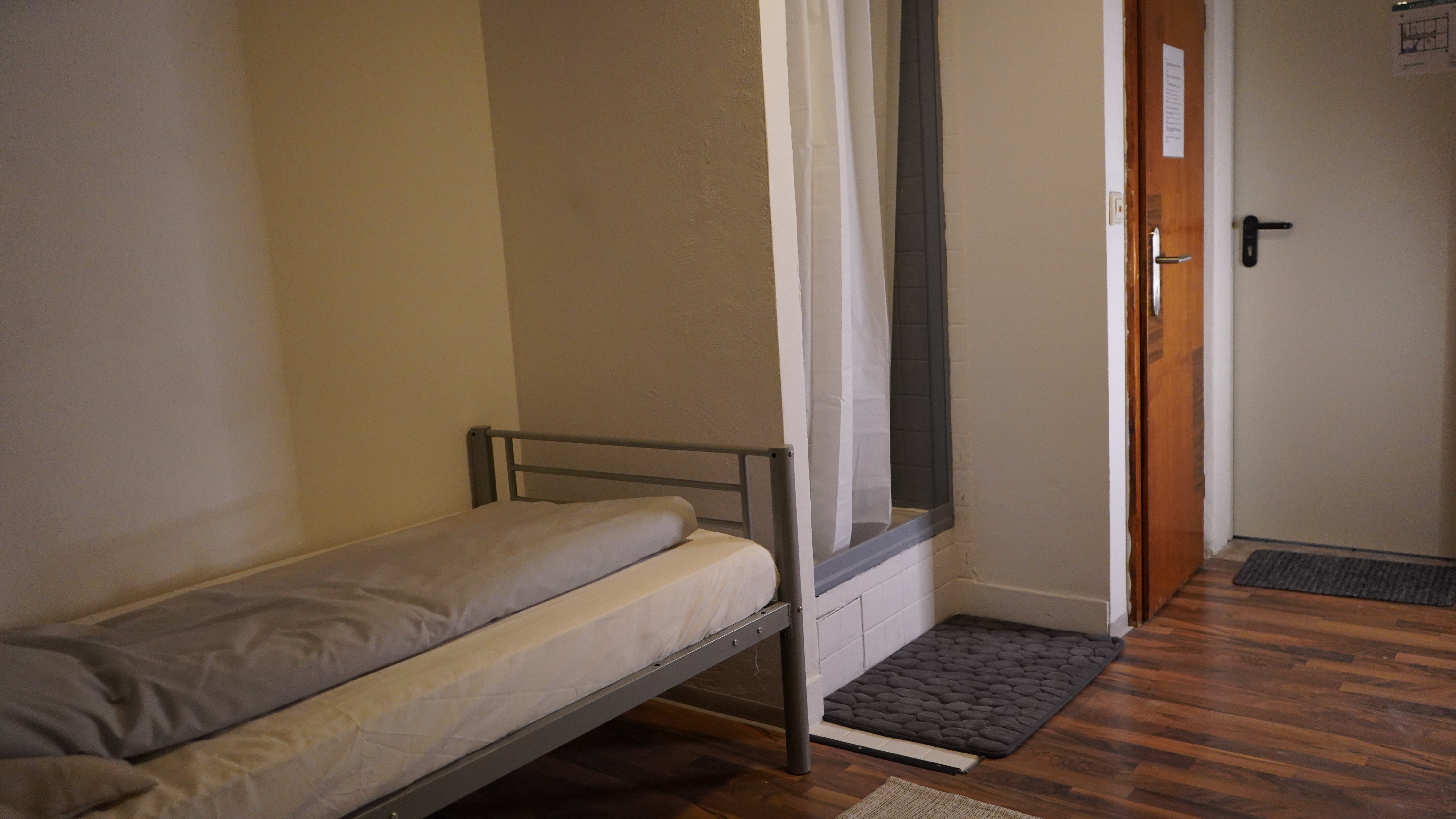 Monteurzimmer: Zimmer + Bad + Toilette - Pension / Monteurzimmer - Hostel10