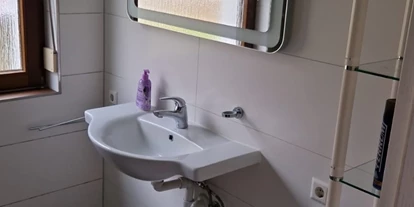 Monteurwohnung - Rottenburg am Neckar - Bad unten - BN-Monteurzimmervermietung
