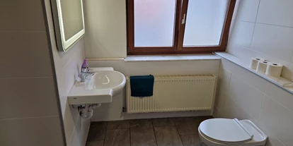 Monteurwohnung - Rottenburg am Neckar - Toilette oben - BN-Monteurzimmervermietung
