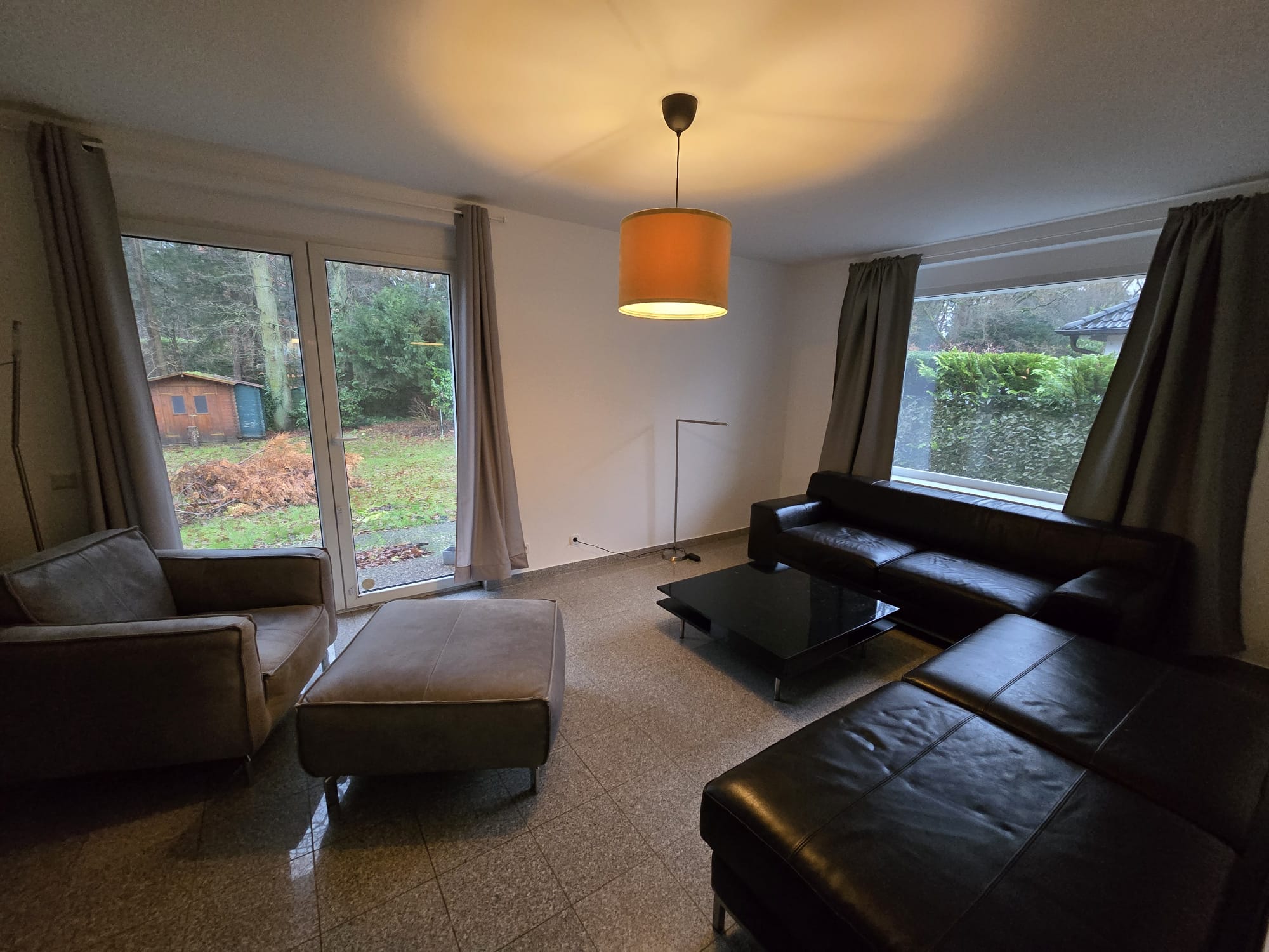 Monteurzimmer: Moderne Haushälfte am Wald - nähe Hamburg Airport