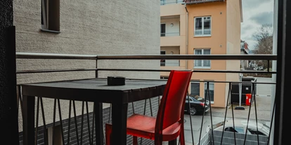 Monteurwohnung - Kaffeemaschine - Bielefeld - Balkon - Flaty-Apartmenthaus H13