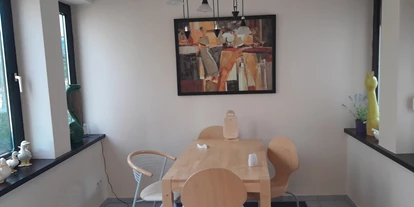 Monteurwohnung - PLZ 29303 (Deutschland) - Essbereich, neben offener Küche, Zuang zum Wintergarten - Ferienwohnung Wietze
