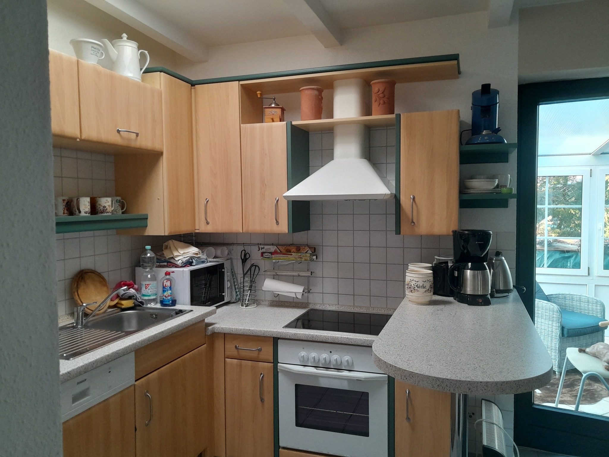 Monteurzimmer: Küche: Herd, Backofen, Spülmaschine, Kühlschrank, Kaffeemaschine, Wasserkocher, Mirkowelle - Ferienwohnung Wietze