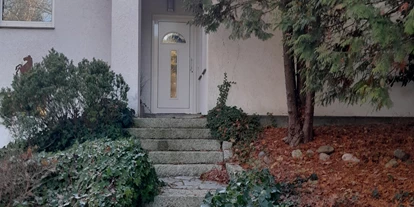 Monteurwohnung - PLZ 29303 (Deutschland) - Eigener Eingang und Parkplatz vor dem Haus - Ferienwohnung Wietze