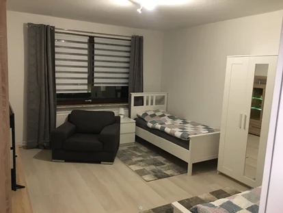 Monteurwohnung - Balkon - Deutschland - Detailfoto ( Komfortables 2 Bett Zimmer in einer 3 Raum - Wohnung in Bremerhaven - Mitte im Zentrum ) .  - Cityhome Bremerhaven
