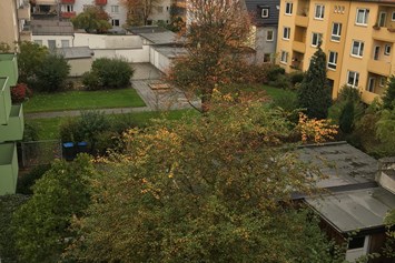 Monteurzimmer: Blick vom Balkon ins ”Grüne ”  - Cityhome Bremerhaven