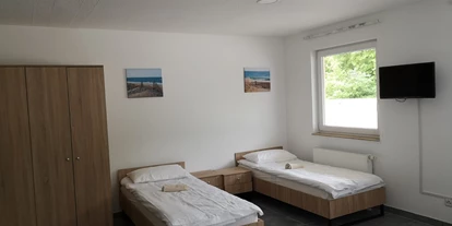 Monteurwohnung - PLZ 74336 (Deutschland) - Microapartment Doppelzimmer mit Einzelbetten max. 2 Personen. 
Eigene Küche und eigenes Badezimmer. - Pension Jasmin