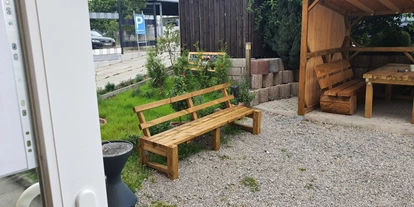 Monteurwohnung - PLZ 74336 (Deutschland) - Sitzecke im Außenbereich - Pension Jasmin