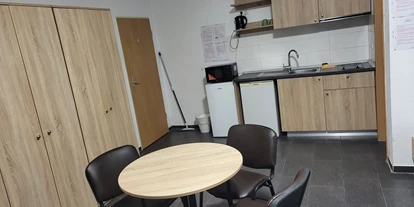 Monteurwohnung - PLZ 74336 (Deutschland) - Microapartment 4 Bett Zimmer Max. 4 Personen.
Eigene Küche und eigenes Badezimmer - Pension Jasmin