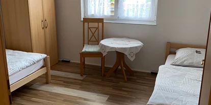 Monteurwohnung - TV - Falkensee - Gästehaus Falkensee mit Pool, nahe Berlin