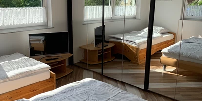 Monteurwohnung - TV - Falkensee - Gästehaus Falkensee mit Pool, nahe Berlin