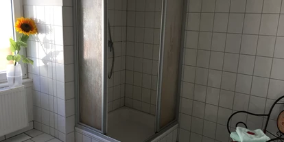 Monteurwohnung - PLZ 79249 (Deutschland) - Unseres Gemeinschaftbad - Blackforest Worker House.