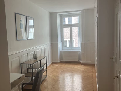 Monteurwohnung - Parkplatz: kostenlose Parkplätze in der Straße - Schweiz - Büro - The R Apartment Munot - Old Town