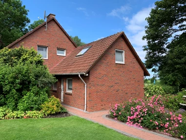 Monteurzimmer: Hintereingang zur Wohnung - ANNA KÜSTE: Urige Maisonettewohnung zum Wohlfühlen