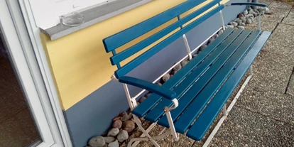 Monteurwohnung - PLZ 72531 (Deutschland) - Bank auf der Terrasse - Ferienwohnung Palmgarten