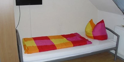 Monteurwohnung - PLZ 91722 (Deutschland) - Gästebett und TV - MZ Zimmer