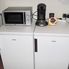 Monteurzimmer: Kühlschrank, Mikrowelle - MZ Zimmer