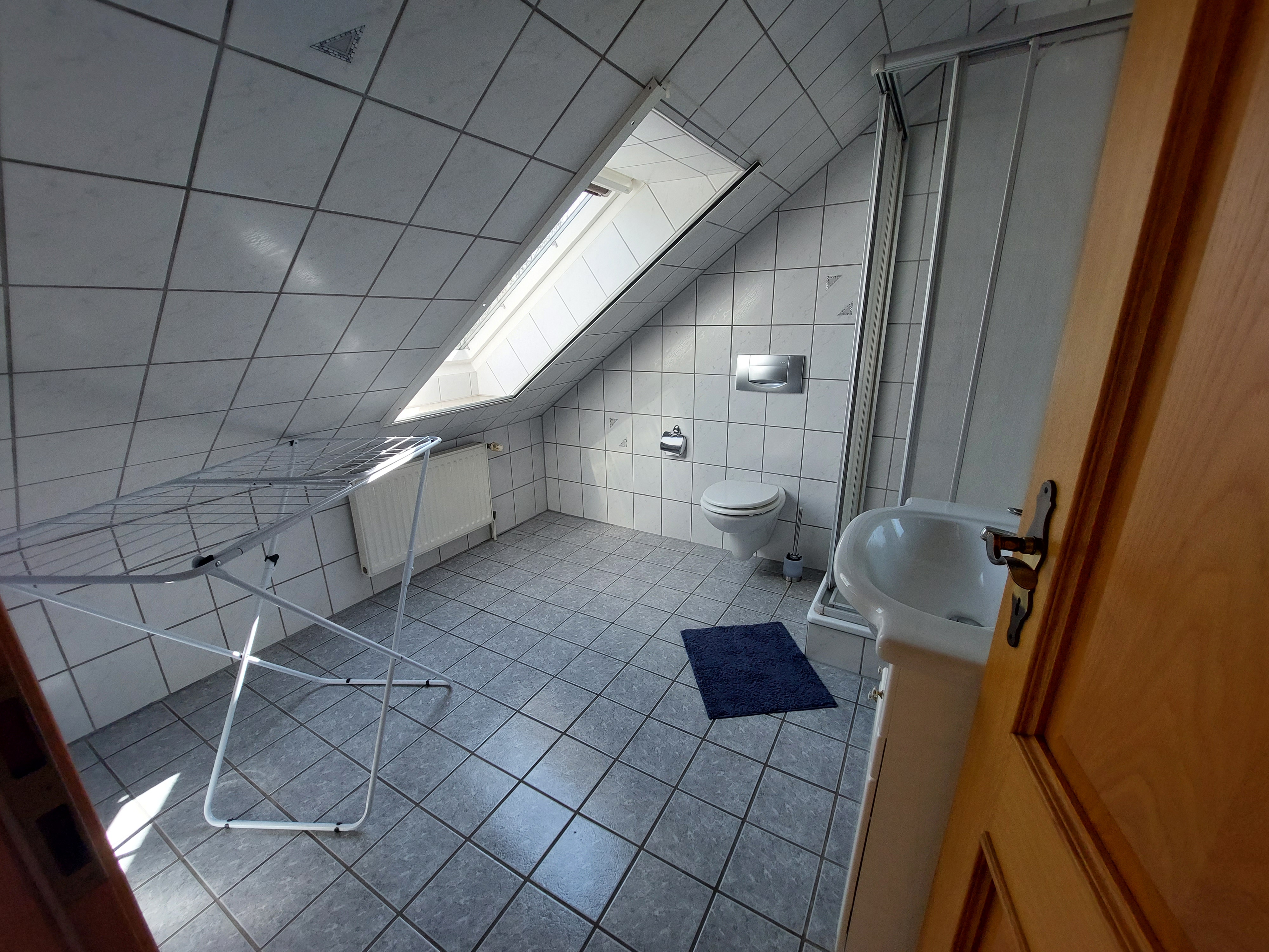 Monteurwohnung - Kaffeemaschine - Wilhelmshaven - Badezimmer - KÜSTENKOJE: gemütliche 1 Schlafzimmerwohnung für bis zu 3 Gäste