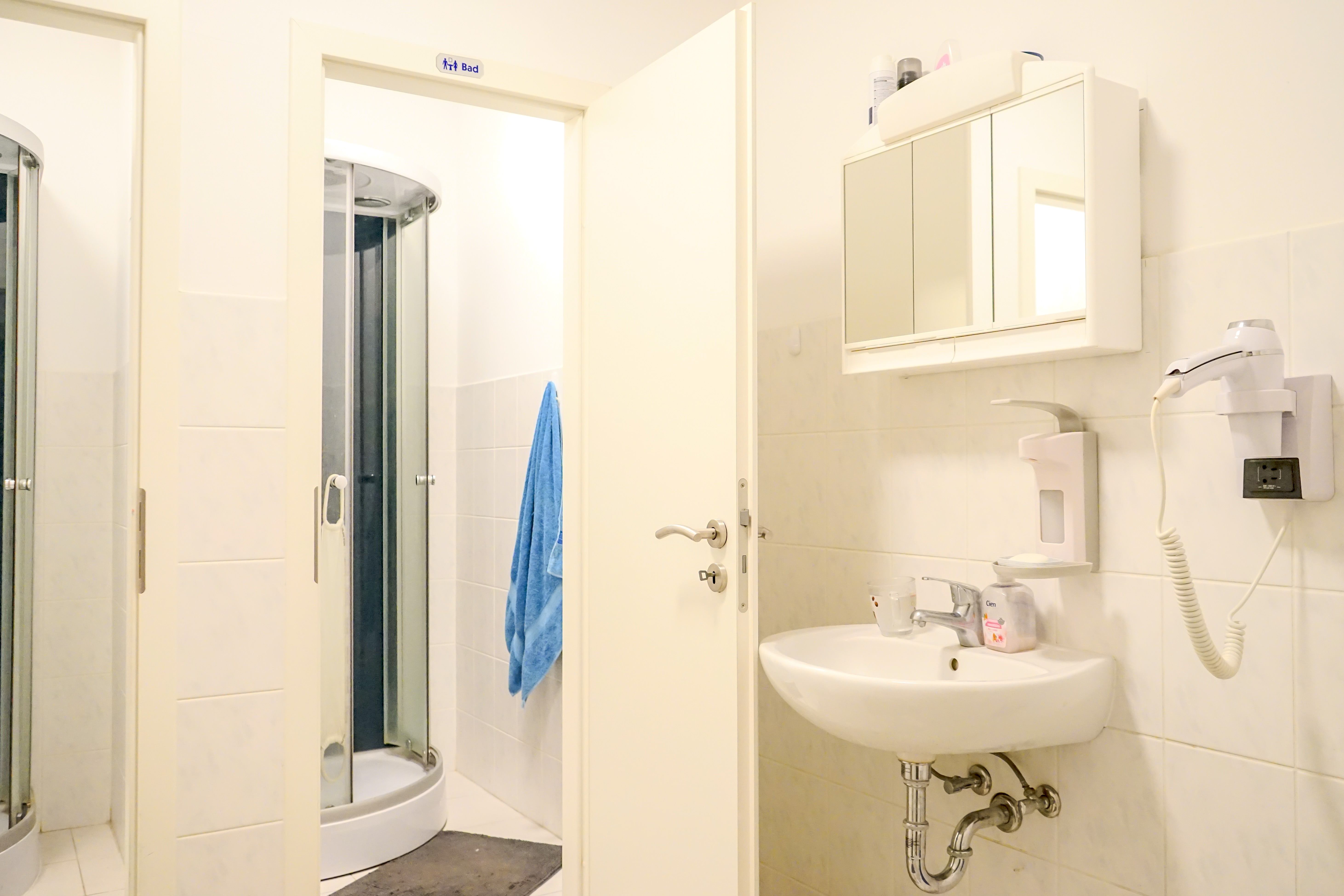 Monteurzimmer: Badezimmer - Gästehaus für Monteure bei Jena | 44 Betten!