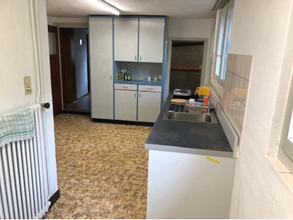 Monteurwohnung - Parkplatz: kostenlose Parkplätze in der Straße - Zürich - Küche - Monterzimmer Hüntwangen
