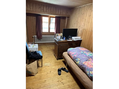 Monteurwohnung - Parkplatz: kostenlose Parkplätze in der Straße - Zürich - Zimmer Nr. 2 - Monterzimmer Hüntwangen