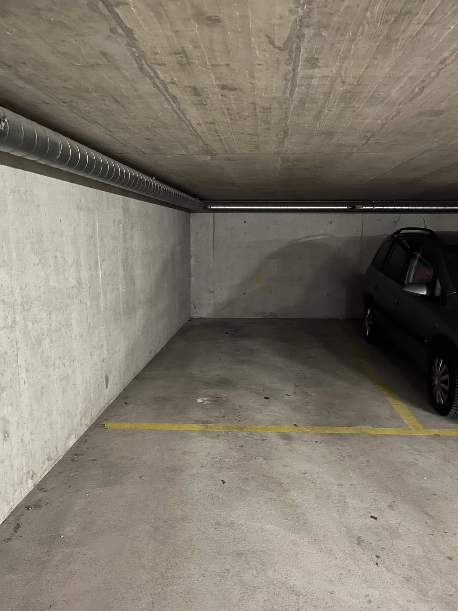 Monteurzimmer: Tiefgaragen PP 3 - Monterzimmer Hüntwangen