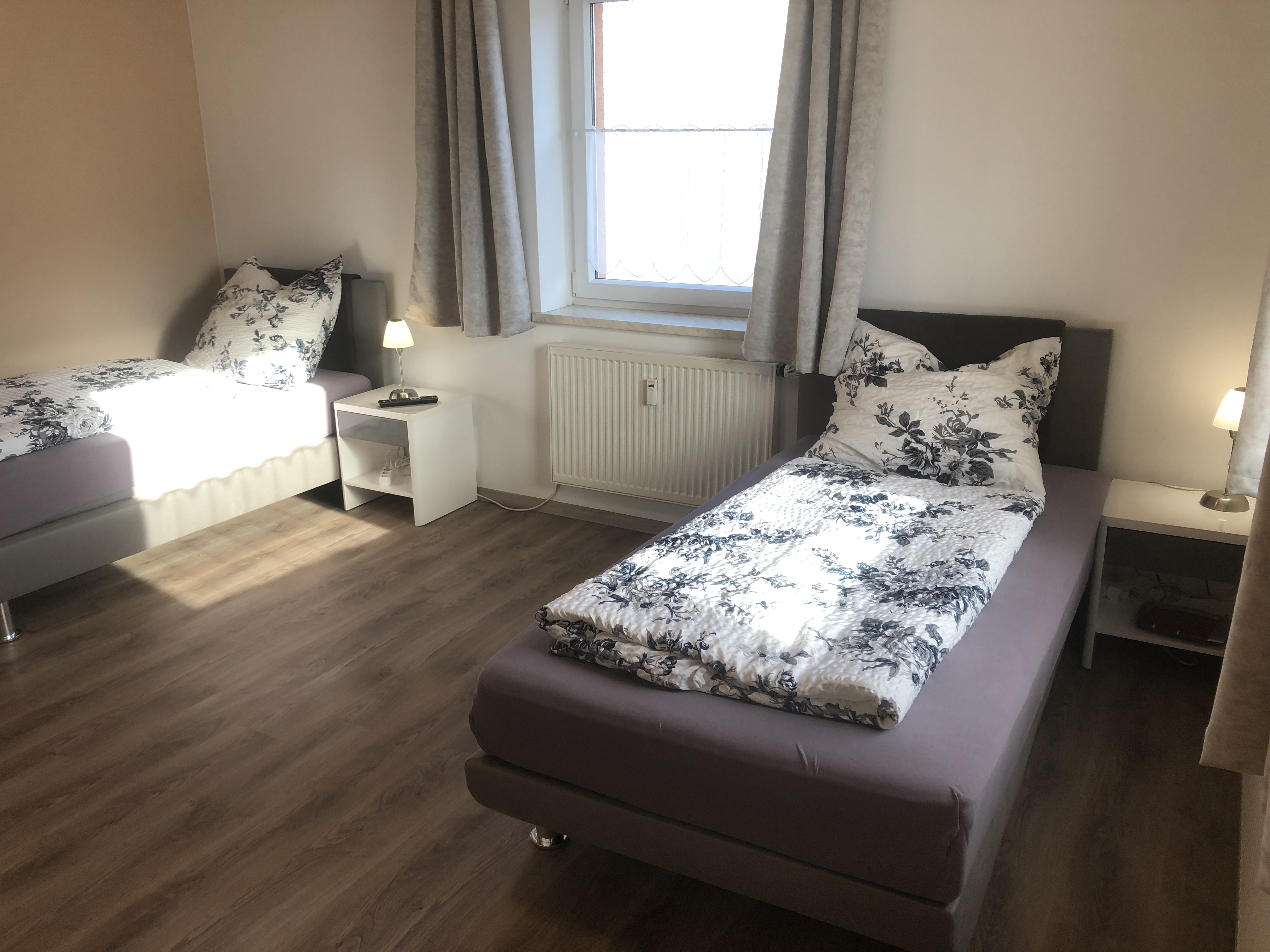 Monteurwohnung - PLZ 93179 (Deutschland) - Schlafzimmer - (RS101) Geräumige Monteurwohnung 