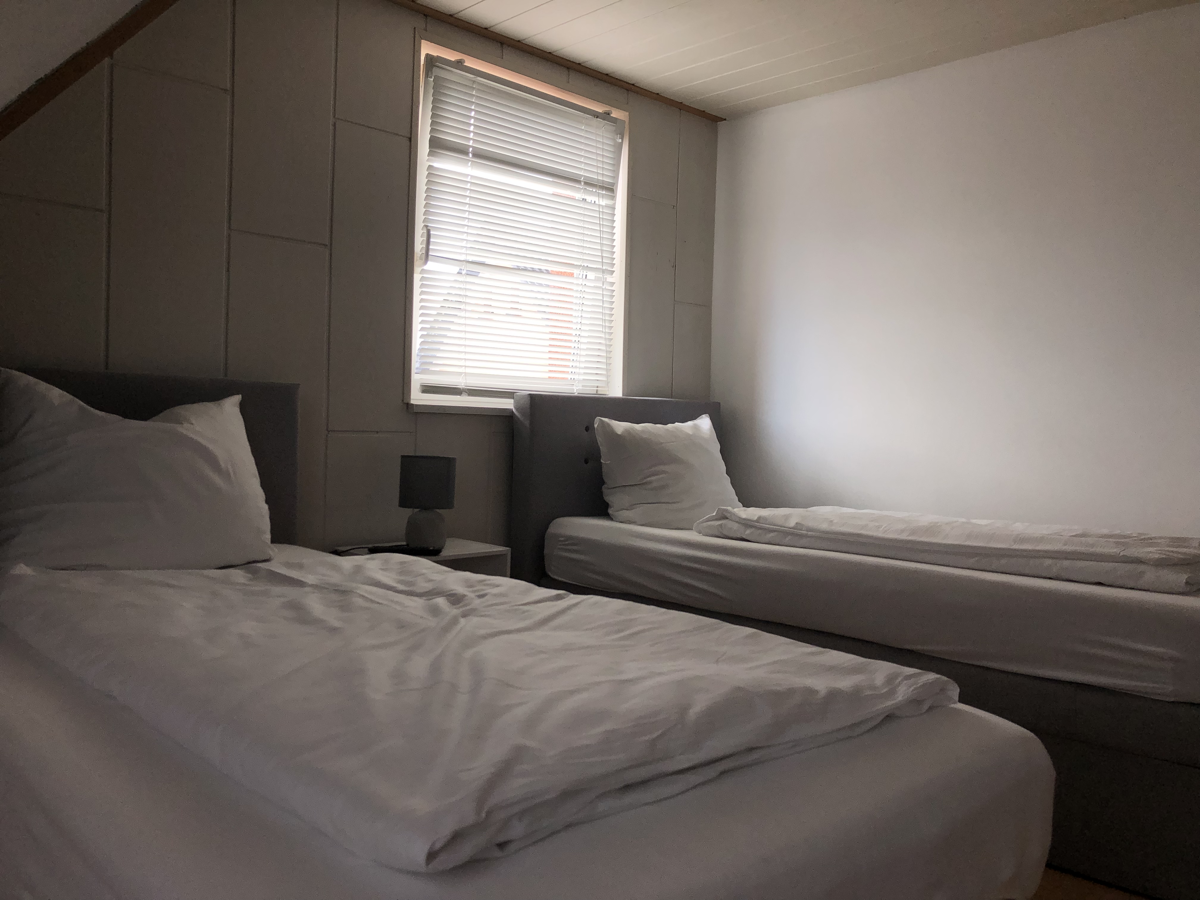 Monteurwohnung - Einzelbetten - Bayern - Schlafzimmer 2 - (BUL102) Moderne Monteurwohnung 