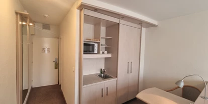 Monteurwohnung - Bettwäsche: Bettwäsche gegen Gebühr - Hamburg-Stadt Hamburg Wandsbek - Kitchennette - Appartement mit eigenem Bad und Kitchenette