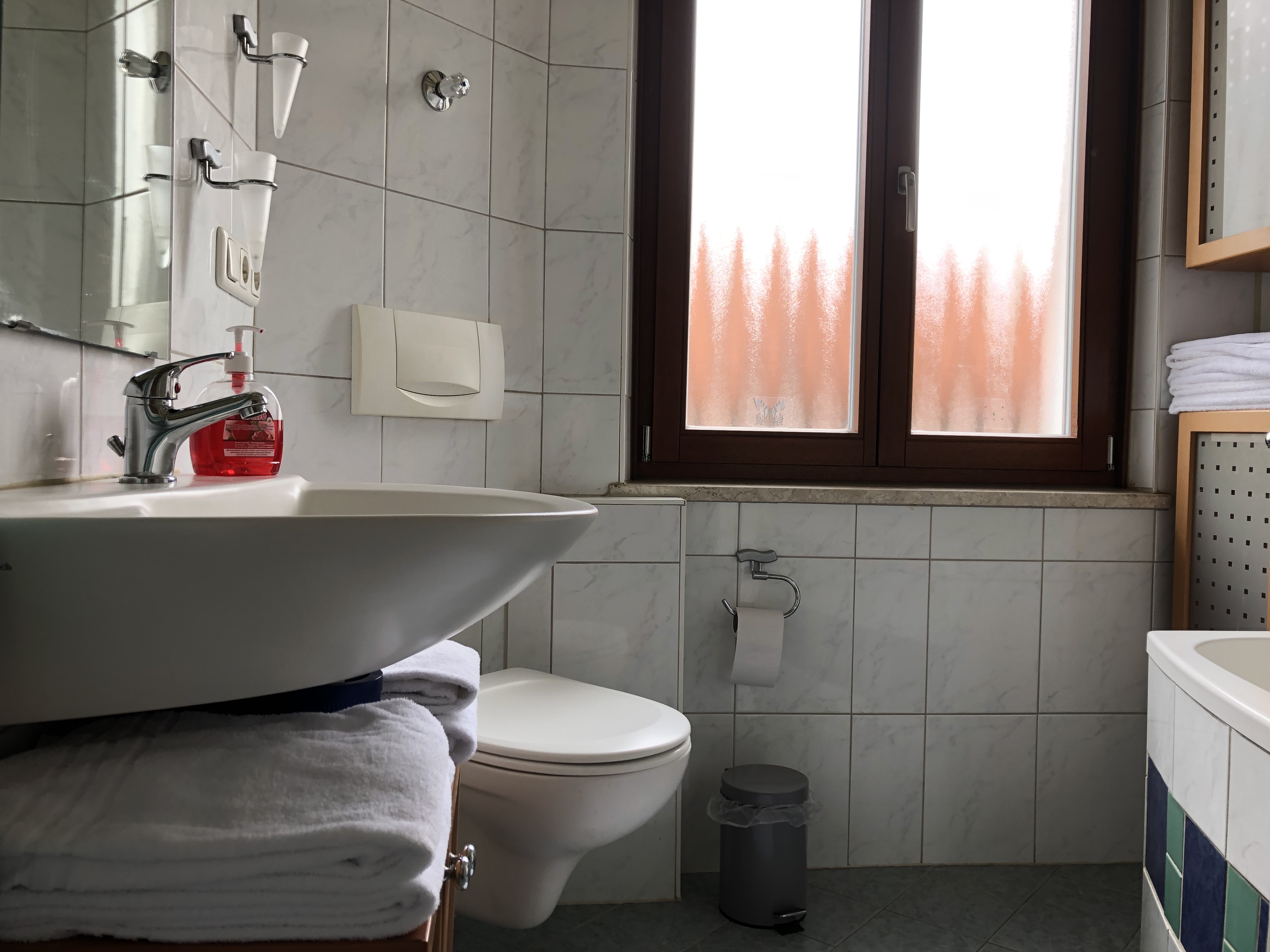 Monteurzimmer: Badezimmer - (AM111) Liebevoll eingerichtete Monteurwohnung 