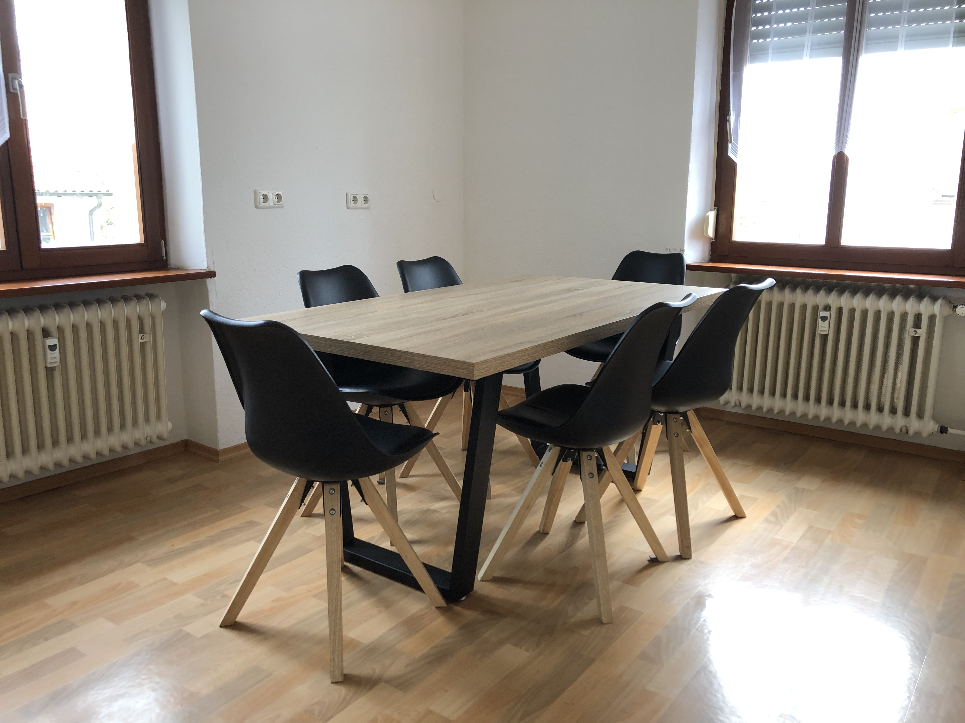 Monteurzimmer: Essbereich - (AM111) Liebevoll eingerichtete Monteurwohnung 