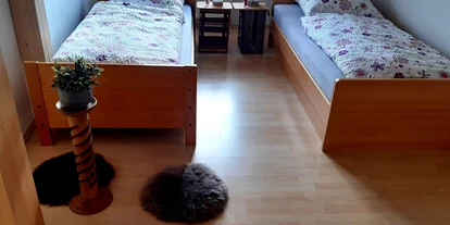 Monteurwohnung - Kehl - zwei Einzelbetten DG - Monteurzimmer Rumpel für 1 - 10 Personen