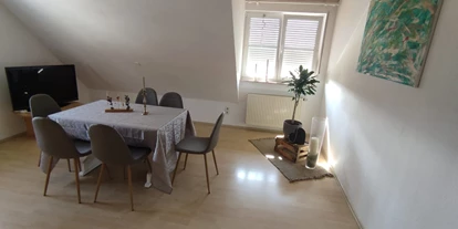 Monteurwohnung - Kehl - Ess-Wohnzimmer DG - Monteurzimmer Rumpel für 1 - 10 Personen