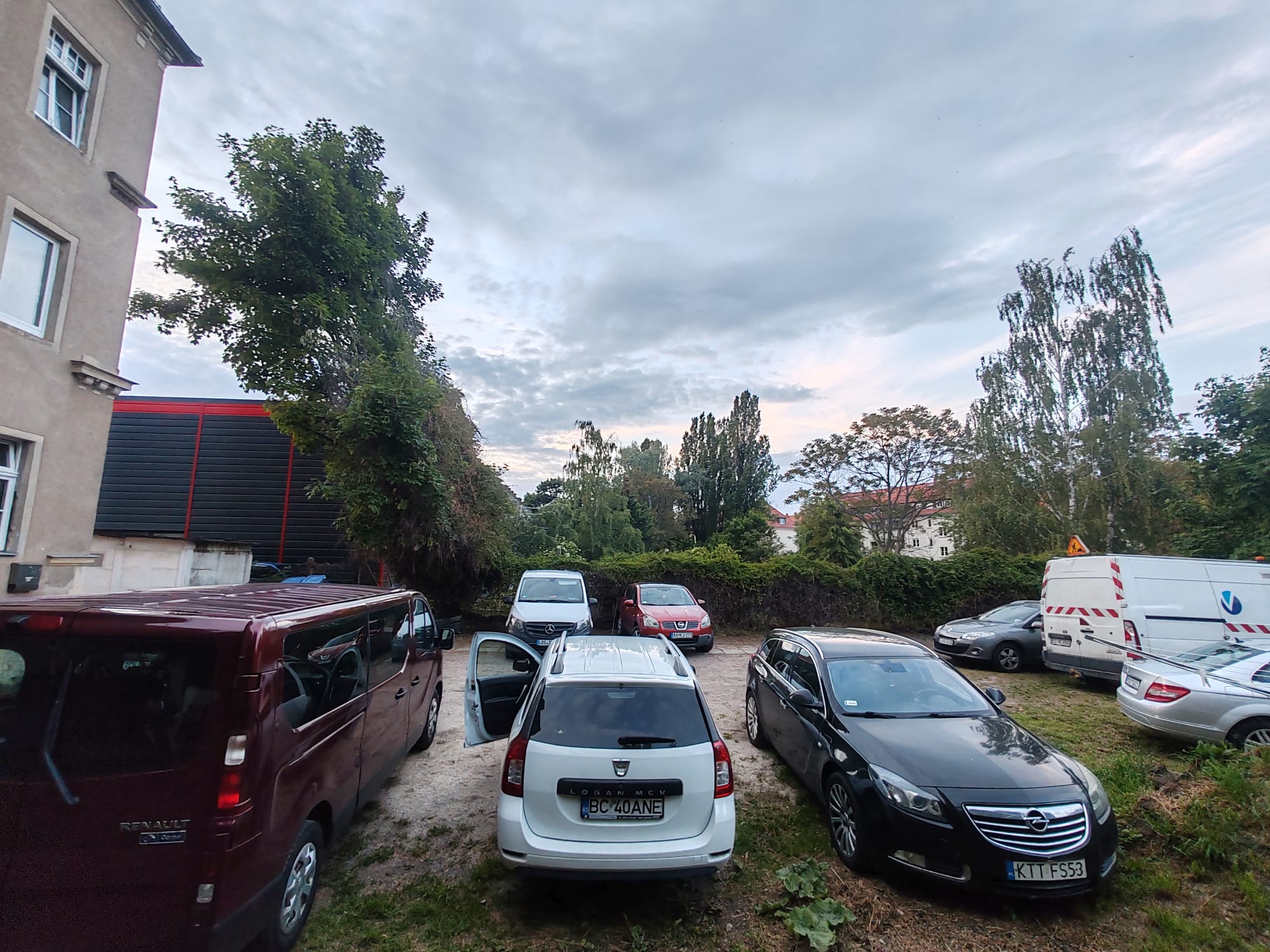 Monteurzimmer: Parkplatz im Hof - Monteurunterkünfte - Elbe Quartier Meißen 