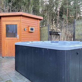 Monteurzimmer: Sauna und Whirlpool - Mobilheim mit Sauna und Whirlpool (WA103)