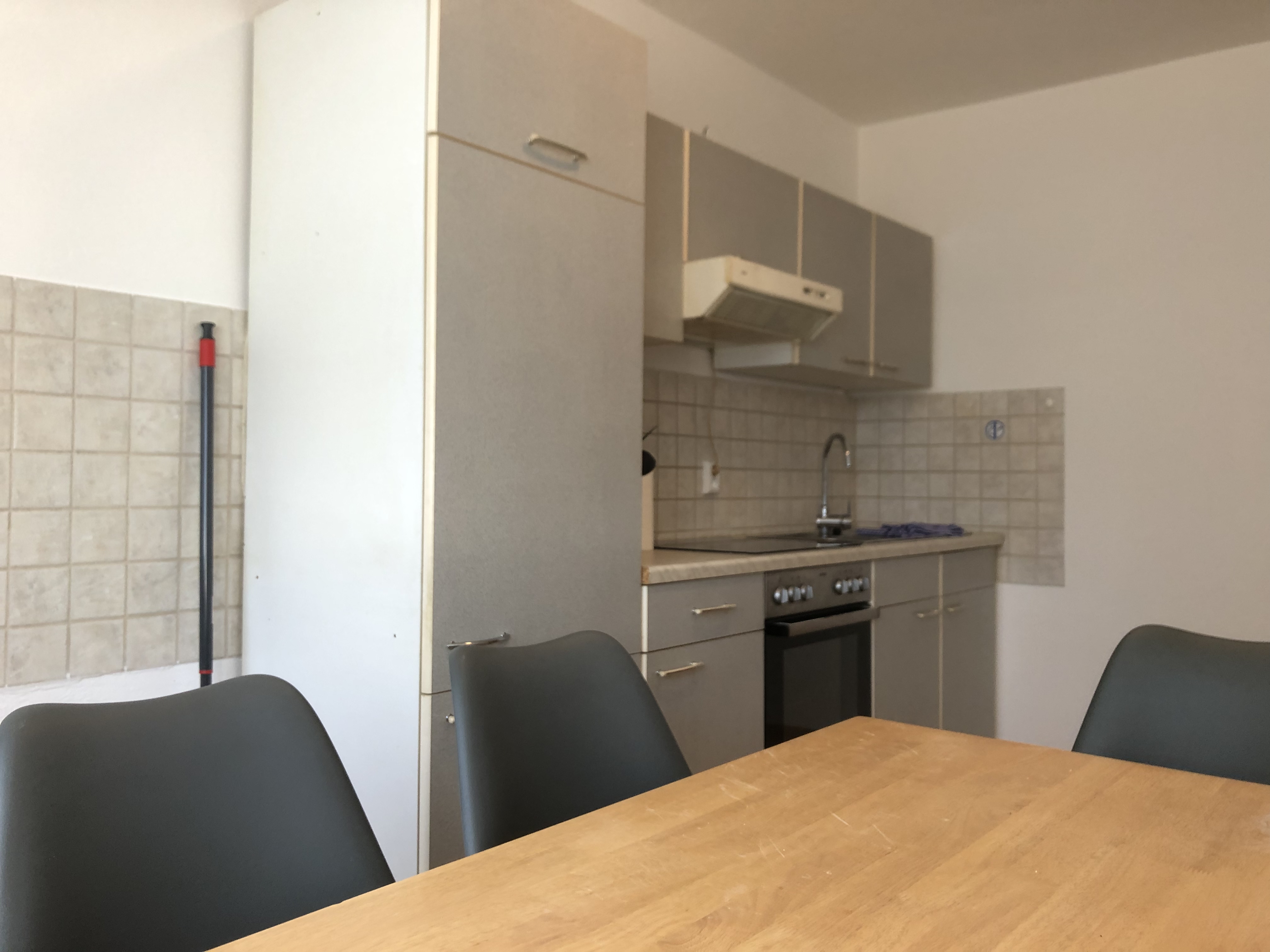 Monteurwohnung - PLZ 93179 (Deutschland) - Essbereich, Küche - (R132) Gemütliche Monteurwohnung 
