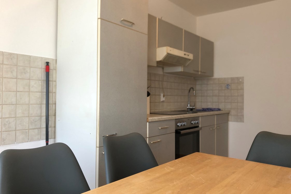 Monteurzimmer: Essbereich, Küche - (R132) Gemütliche Monteurwohnung 
